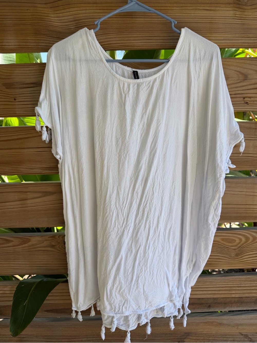 Women’s Lightweight White Tie-Hem Scoop Neck Top 100% Rayon